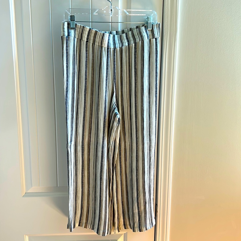 Apt. 9 cropped pull on pants size M